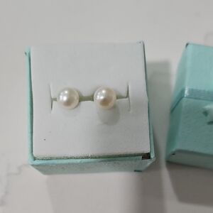 Elegant Pearl Stud Earrings Small Danity Earrings With Box